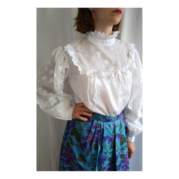 Vintage austrian lace Tracht blouse, tyrolean blou