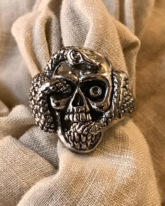Skull and snake ring outlet