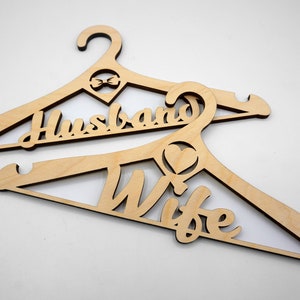 Appendiabiti in legno per la casa della moglie e del marito / Piccole dimensioni / Regalo per coppie sposate / Regalo di nozze / Set di 2