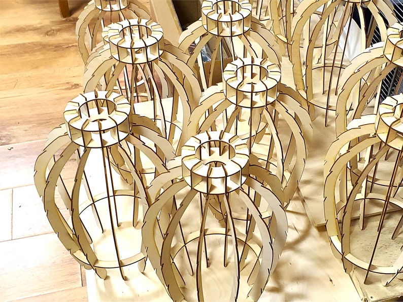 Szablon dla laserowo ciętych drewnianych lamp Plik DXF z instrukcjami plików wektorowych światła sosnowego stożka lampa ananasowa DIY Lampa wisząca zdjęcie 6