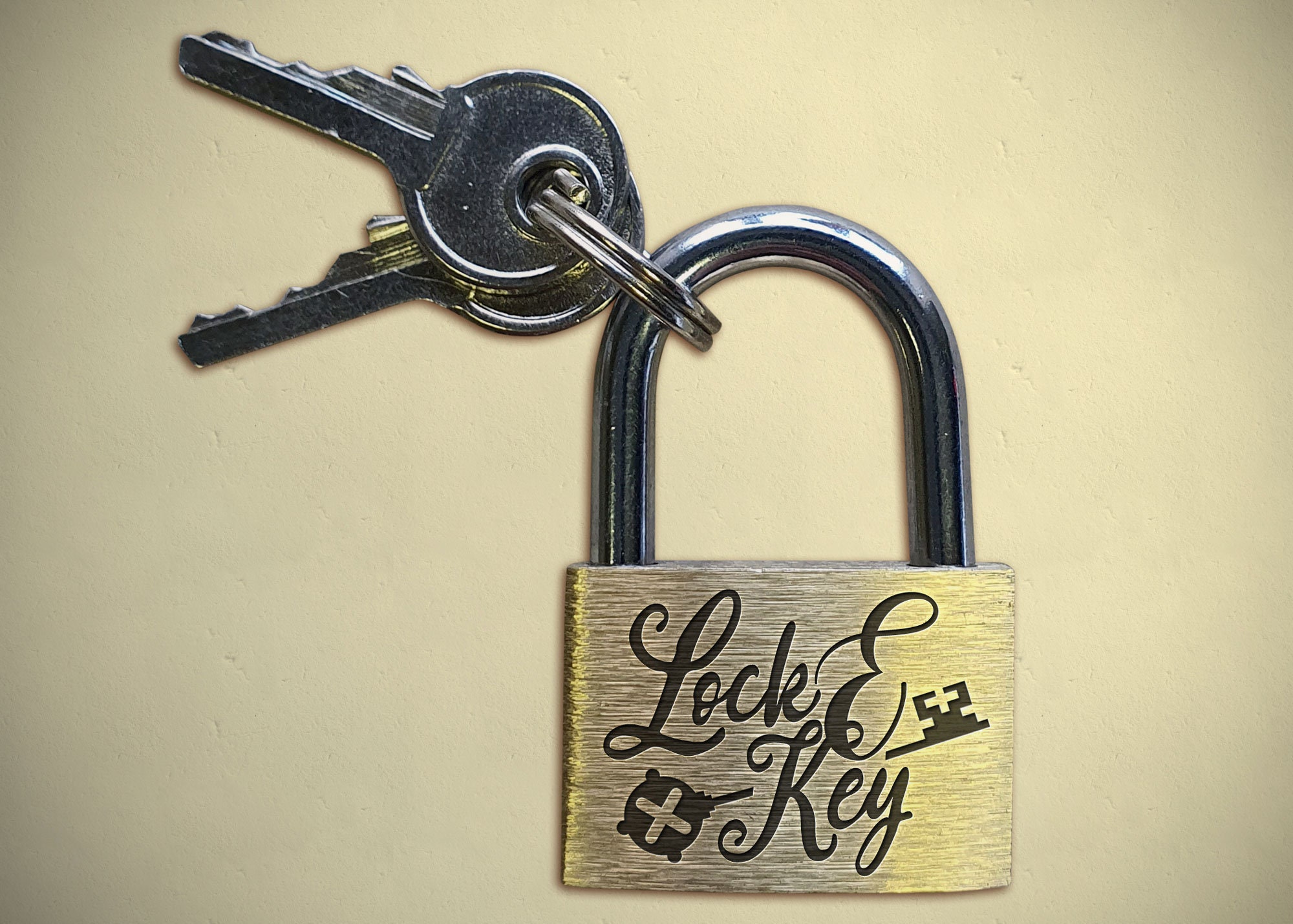 Personalized Brass Love Padlock With 2 Keys Custom Laser Engraved Love Lock for Couples Wedding