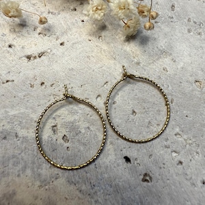 Hoop earrings hammered brass boho discreet // Earrings gold designer jewelry, modern shape, antique