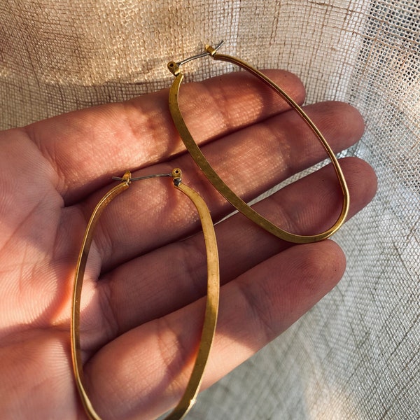 Ohrringe gehämmert messing boho ethno oval creolen designschmuck antik makramee gold