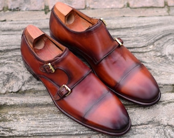 Handgemaakte bruin patinaleren dubbele monniksschoenen: formele herenschoenen
