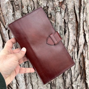 Cartera larga de cuero marrón personalizada / Cartera de viaje de cuero de gran tamaño / Organizador de viaje hecho a mano / Regalo del día del padre / Cartera de cuero para hombre.