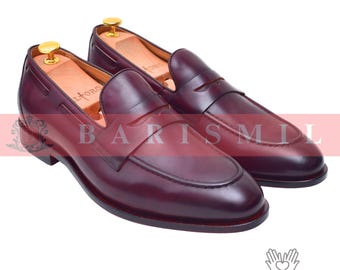 Mocasines de piel burdeos hechos a mano: zapatos de vestir para hombre