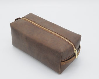 Leather dopp kit | Groomsmen Gifts | leather toiletry kit | Leather Shaving bag | Men Toiletry Bag | Leather Cosmetic Bag.