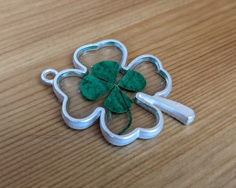Teardrop shape Resin earrings with real four-leaf clovers