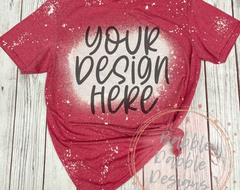 Könnte beinhalten: Rotes T-Shirt mit einem weißen Bleichmittel-Design, auf dem "YOUR design HERE" steht.