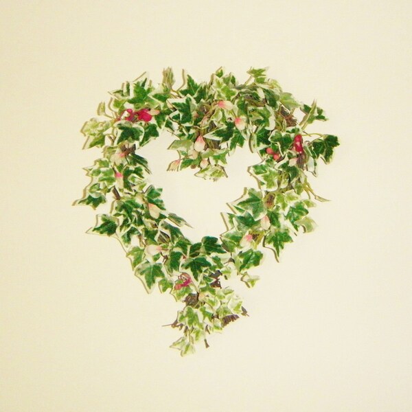 Heart Wreath with Variegated Ivy