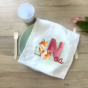 Serviette de table personnalisée pour enfant en maternelle + Pochon de rangement, Modèle Renard et ses amis