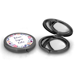 Miroir en métal de poche à personnaliser, Modèle Couronne de fleurs Roses et Violettes Pochon cadeau image 5