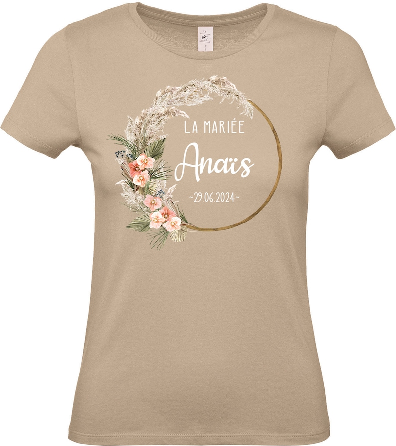 Tee Shirt EVJF personnalisé, Coupe classique Femme, 17 couleurs au choix, Couronne de fleurs, Modèle Bohème Sable