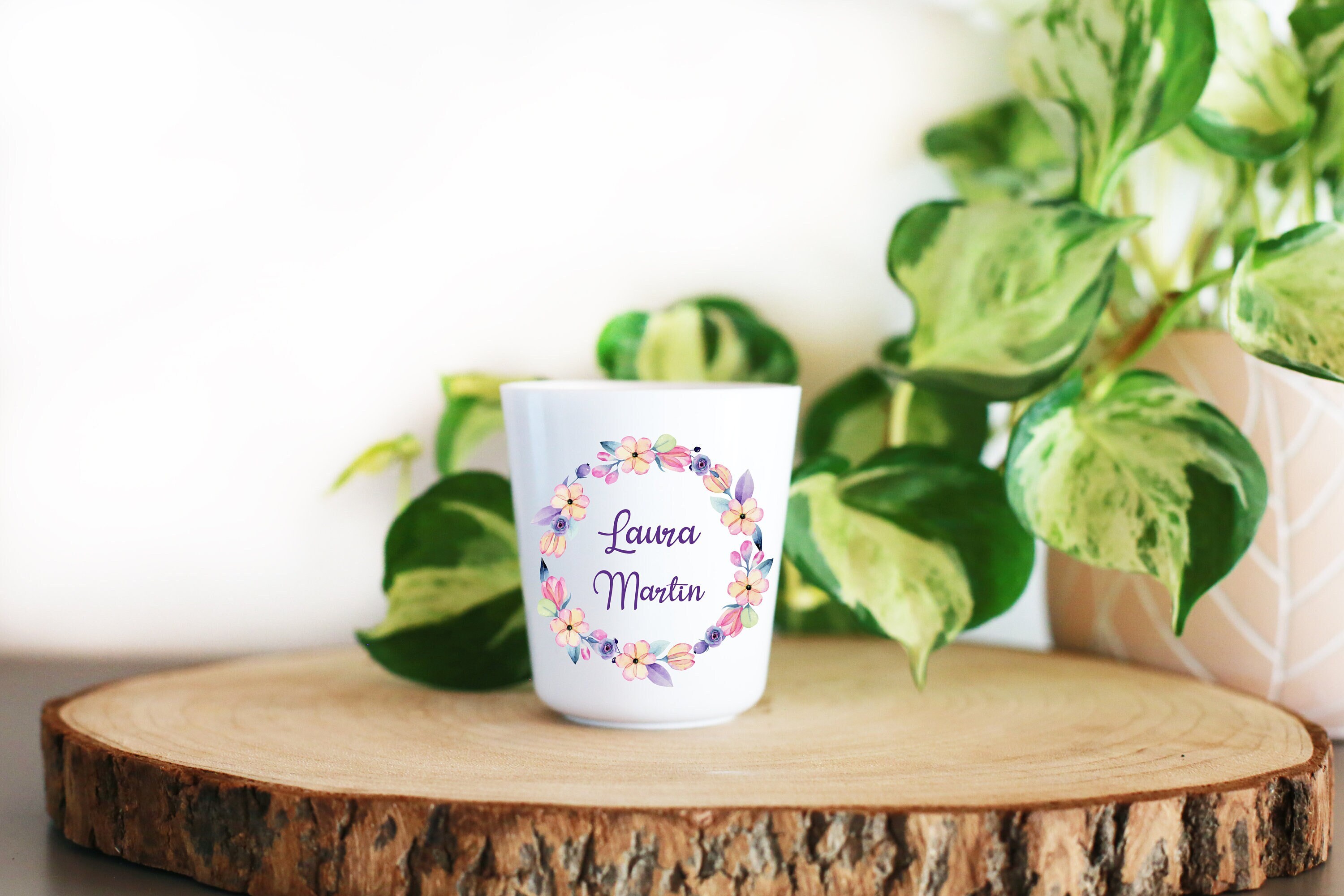 Gobelet Plastique Enfant Personnalisé, Couronne de Fleurs Violettes