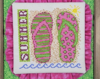 Patrón de punto de cruz de chanclas Summer Block diseñado por Angela Koyles en From Dusk to Dawn Designs