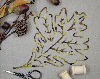 Patrón de punto de cruz de hoja de roble en formato PDF diseñado por Angela Koyles en From Dusk to Dawn Designs