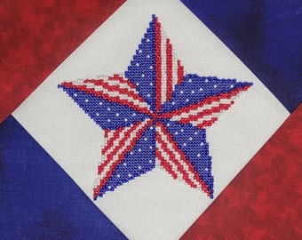 Patrón de punto de cruz de estrella patriótica en PDF diseñado por Angela Koyles en From Dusk to Dawn Designs