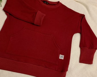 Sweater 5-6 years, unisex, loose, baggy, organic hooded cotton, soft, stretchy. brick red with pocket, very comfortable. Made in Quebec