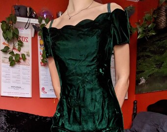 Vintage 80s Green Velvet Scallop-Edge Cocktail Dress