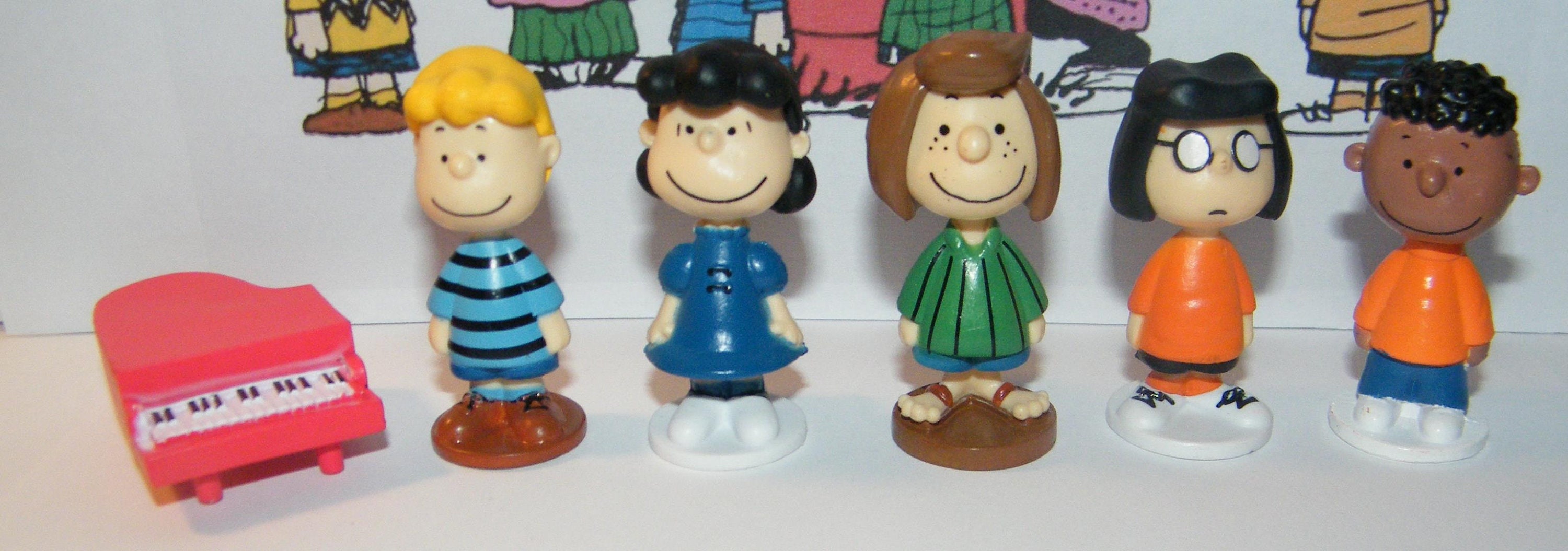 Peanuts Party Favor Set of 15 With 12 Fun Figures 2 Peanuts Etsy