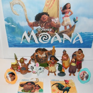 Disney Moana Movie Deluxe Party Favors Goody Bag Fillers Set of 14 with 10 Figures, Sparkle Rings and Fun Stickers with Moana and Friends!