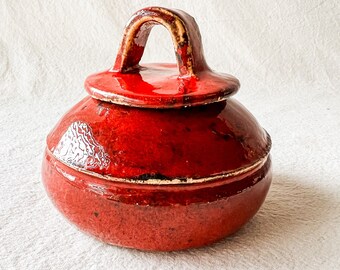 Vintage handmade pottery canister/ trinket box