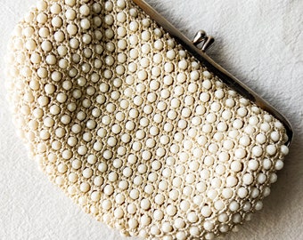 Vintage 1960s beaded crochet purse