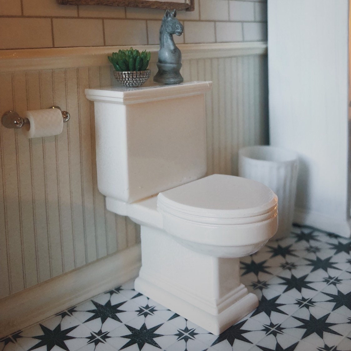 Miniature toilet for Dollhouse Bathroom – Portraits and Miniatures