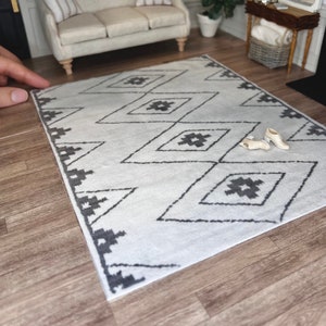 Scandi Dollhouse Rug: Modern Farmhouse Miniature Decor