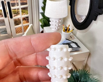 Lampensockel Weißer, knorriger, nicht funktionierender Puppenhaus-Akzent-Lampensockel im Maßstab 1:12, Miniatur-Modernes Dekor
