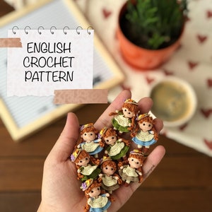 TYLKO WZÓR, Miniaturowa lalka Amigurumi Anne Wzór angielski, Wzór Amigrumi, Miniaturowy wzór szydełkowy Amigurumi