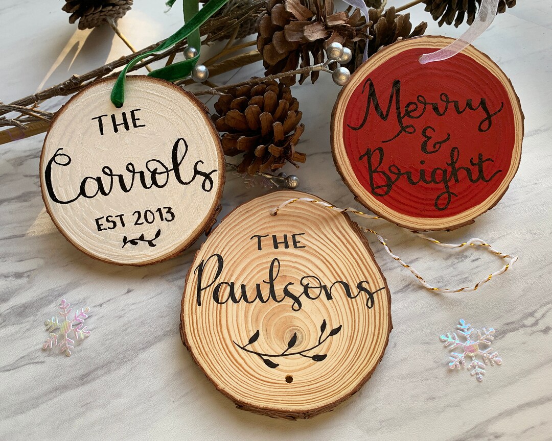 Custom Hand Lettered Family Name Wood Slice Ornament - Etsy