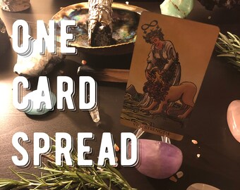 Lecture d’une carte à partir d’un lecteur de carte de tarot rapide et précis, psychique et intuitif