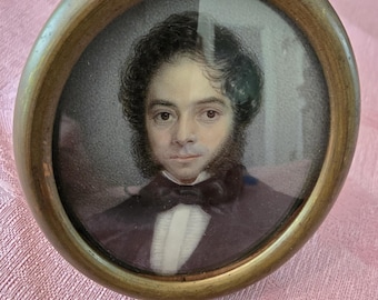 Antique museum quality miniature painting gentleman