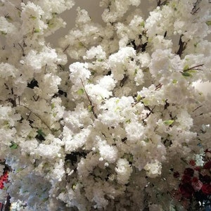 日本の春の桜 5本の茎 長さ1m/39.37インチ 人工シミュレーションシルク桜 ウェディングデコレーションフラワー
