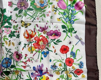 GUCCI ヴィンテージ・スカーフ 鳥と草のデザイン GUCCI ヴィンテージ・スカーフ 鳥と草のデザイン GUCCI