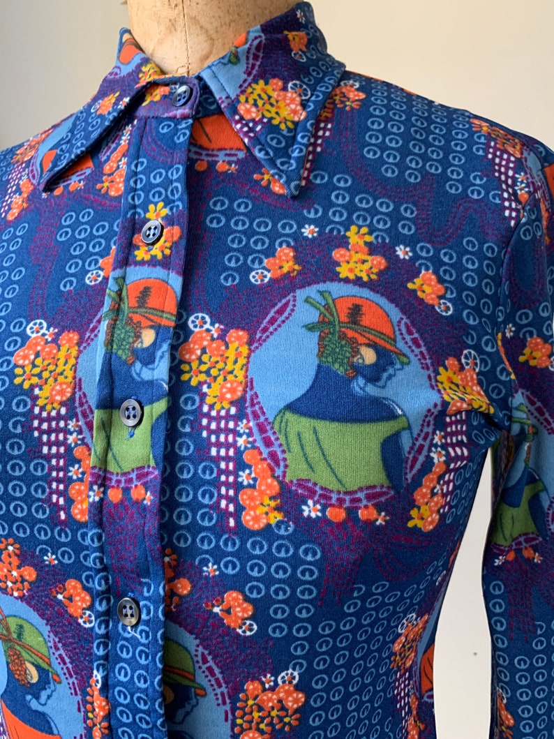 size XS-M Vintage 1970s novelty print blouse Oxford shirt