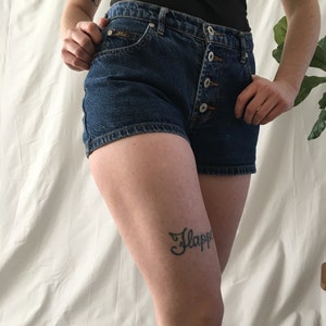 Vintage 90s Button-Fly High-Waisted Denim Shorts Size Small image 3