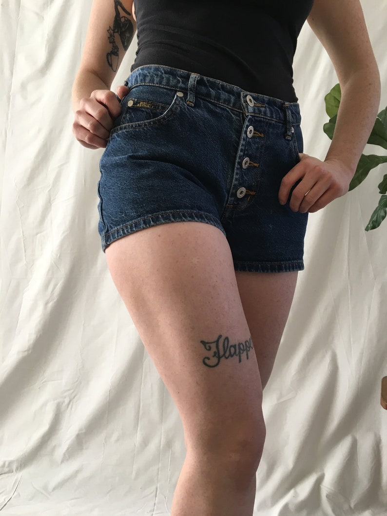 Vintage 90s Button-Fly High-Waisted Denim Shorts Size Small image 3