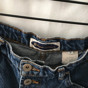 Vintage 90s Button-Fly High-Waisted Denim Shorts Size Small image 8