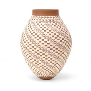Mata Ortiz Ceramics - Medium Red - 18 cm. 7.3 in. - Mexican folk art