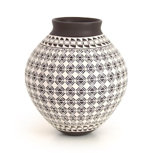 Mata Ortiz Keramik – Klassische Geometrie in Keramik – 13,5 cm (5,3 Zoll) – Mexikanische Kunst