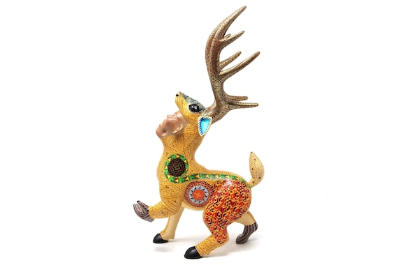 A deer / 鹿 Fabulous Deer - Oaxacan Alebrije Wood Carving – VivaMexico.com