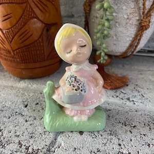 Vintage 1950s ceramic pink dress, flower girl figurine