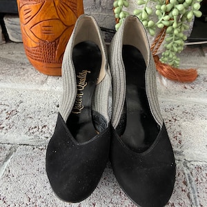 1950’s Queen Quality black and grey suede/elastic heel