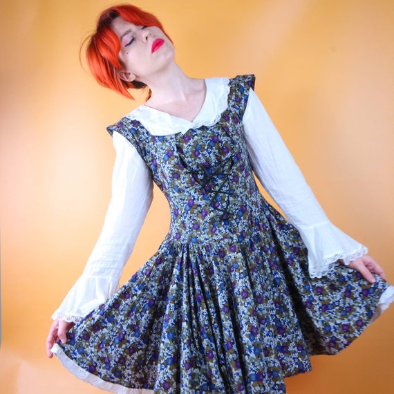 Beautiful 70s mini prairie dress