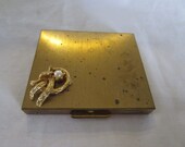 Retro Ladies Compact with Sam Fink Cultured Pearl