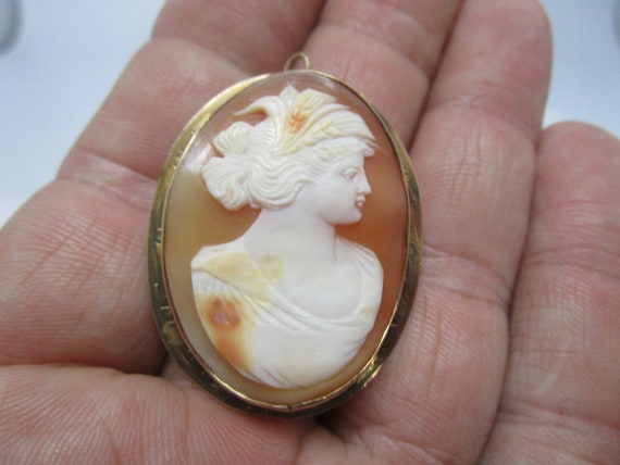 Antique 10K Yellow Gold & Carved Cameo Brooch Bea… - image 1