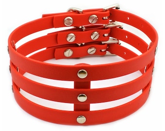 Collier large cage en cuir végétalien rouge