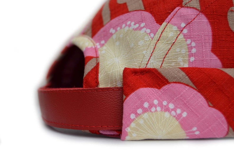 Japanese Sakura flower Print 4 panel Docker Cap, structured Japanese cotton fabric. Adjustable Velcro-Leather closure. Size M/L 59,0 cm. image 3